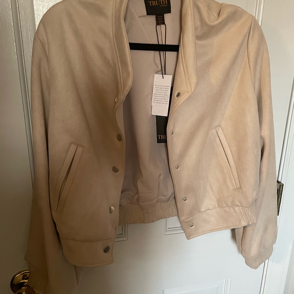 Truth NWT Women's Tan Bomber Jacket